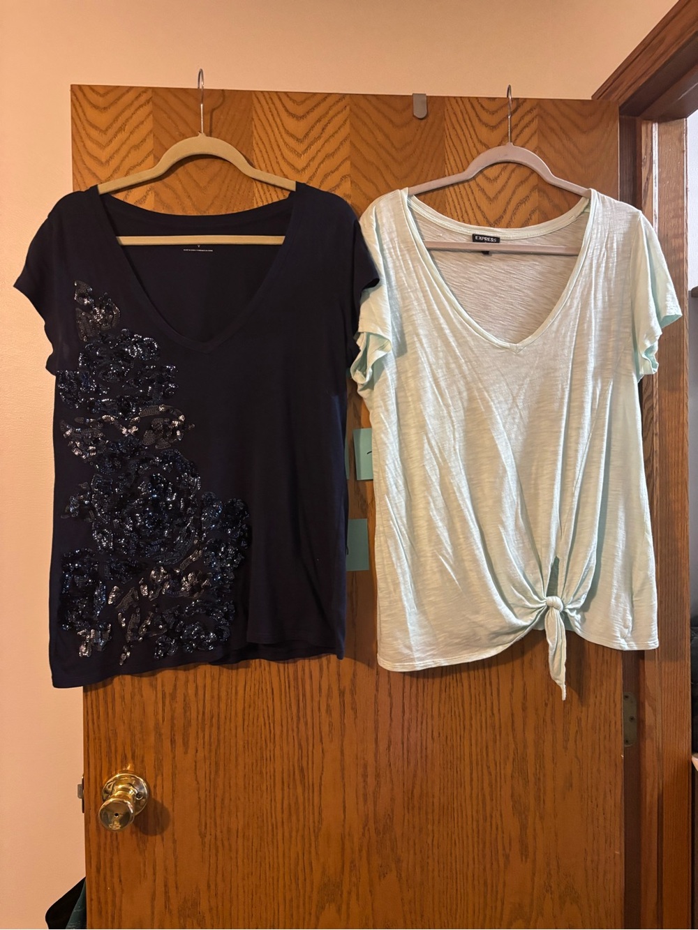 Express Mint Tie-Front V-Neck Short Sleeve Top navy sequin express top L